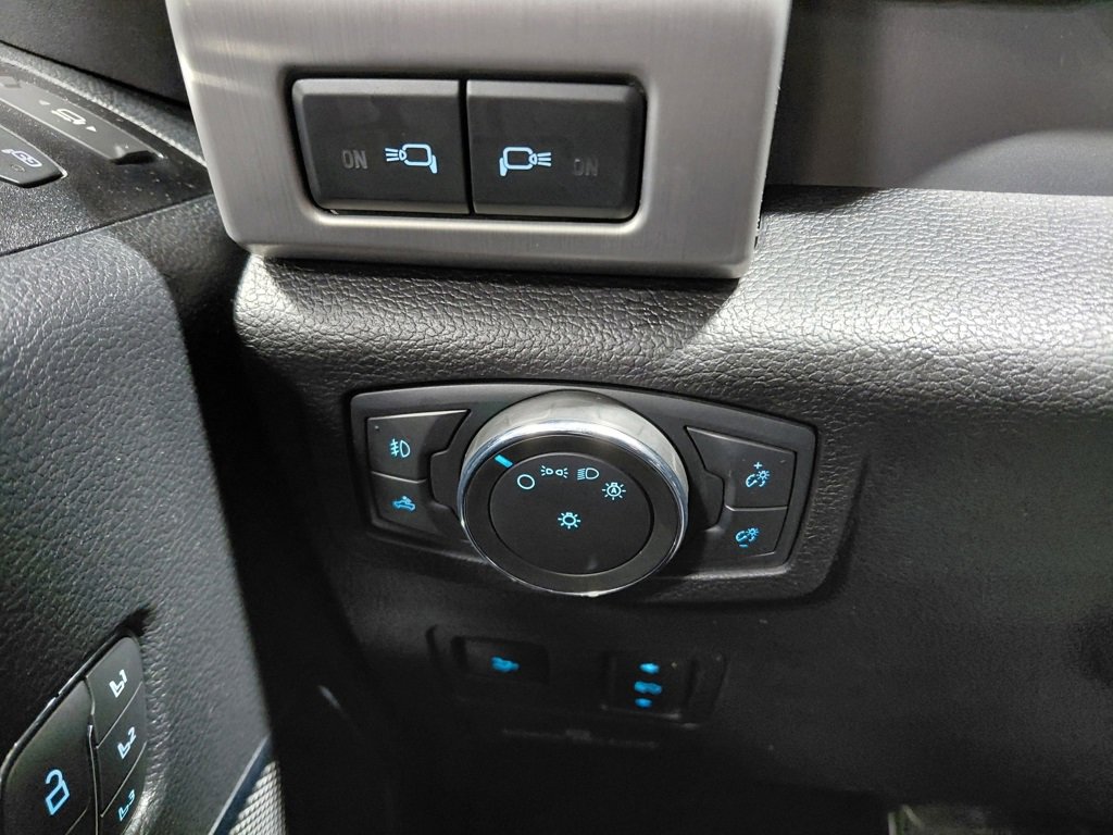 Used 2021 Ford F350 Platinum w/ Tremor Off-Road Package image 46