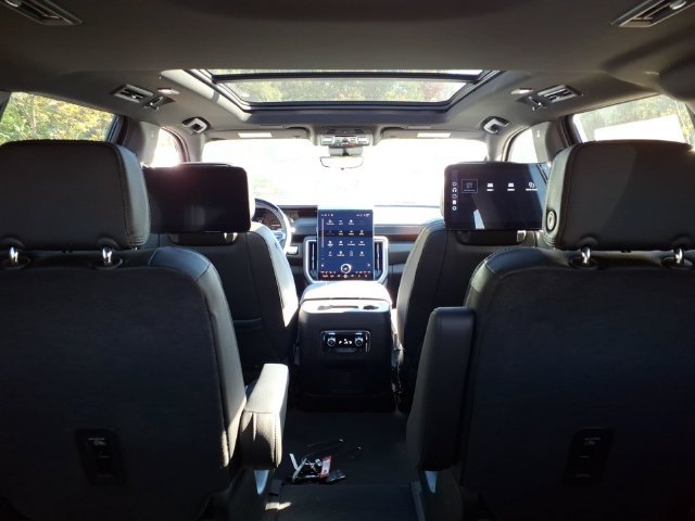 New 2026 GMC Yukon Denali w/ Denali Reserve Package AWD/4WD image 34