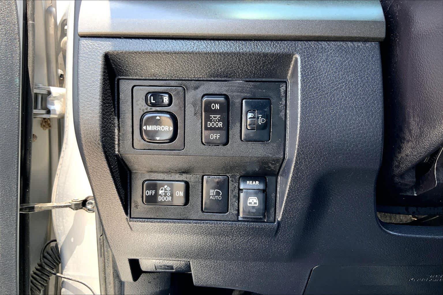 Used 2019 Toyota Tundra SR5 w/ SR5 Upgrade Package AWD/4WD image 33
