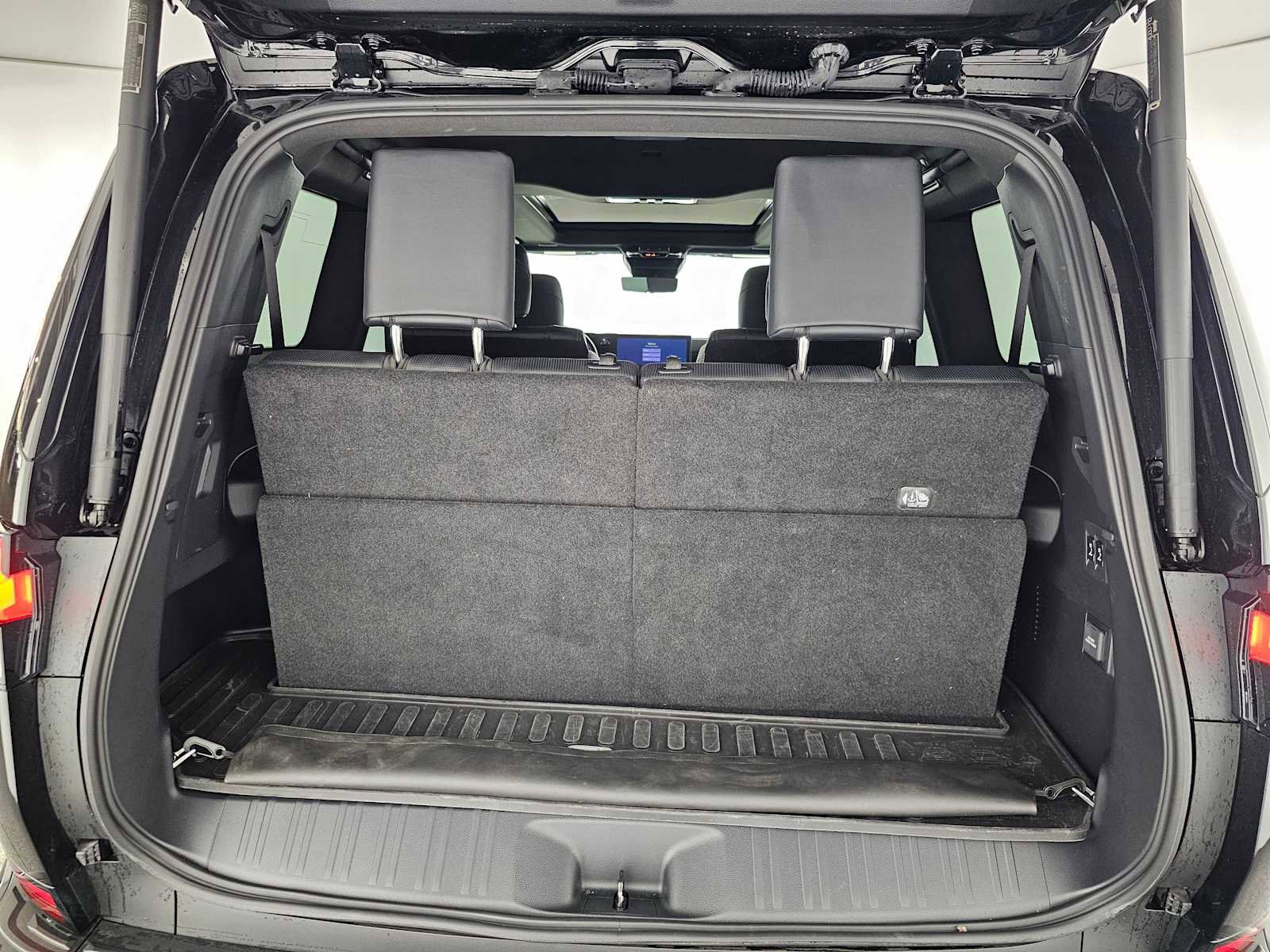 Used 2024 Lexus GX 550 w/ Accessory Package (2T) image 15