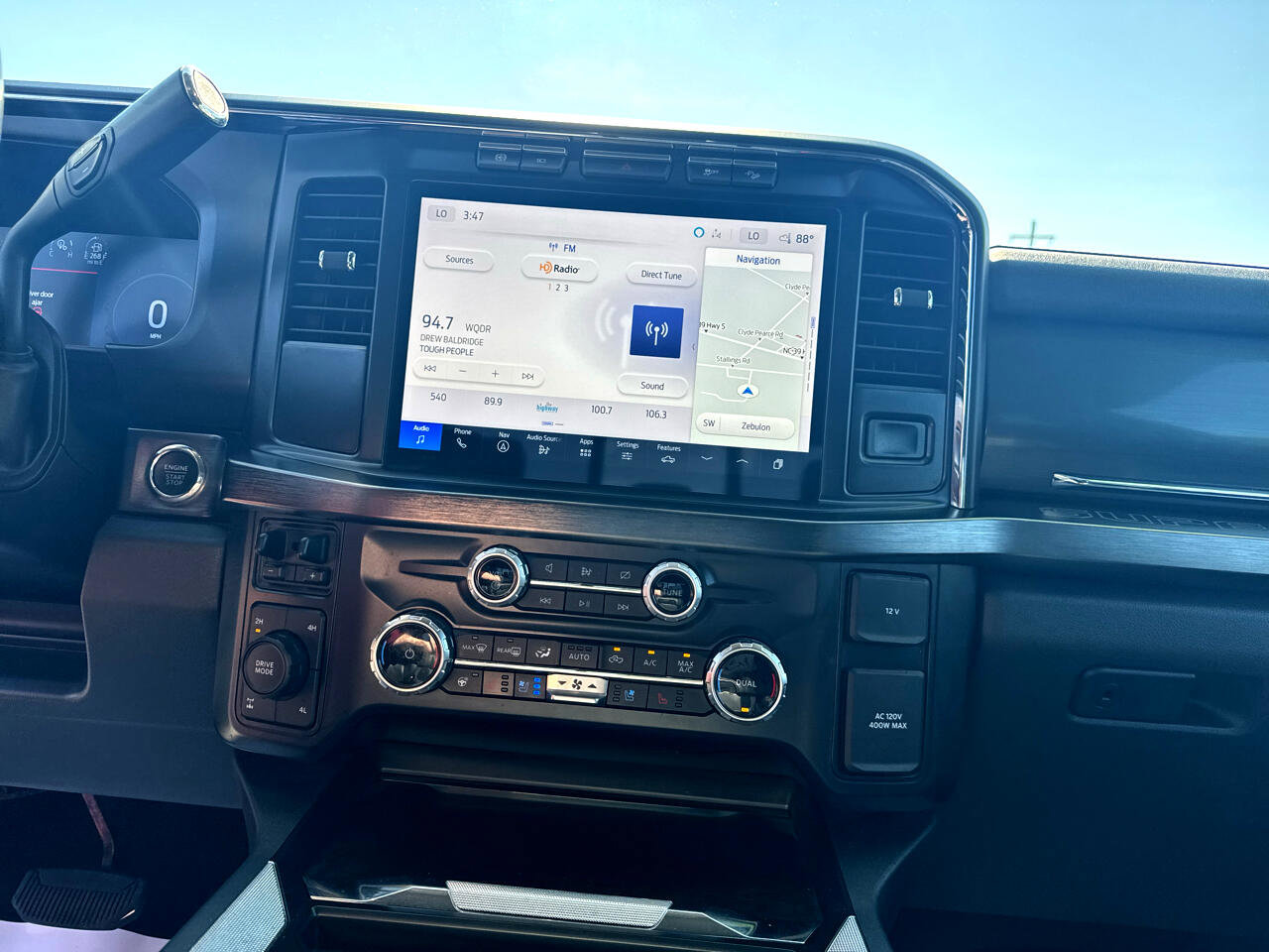 Used 2023 Ford F250 Lariat w/ Black Appearance Package image 16