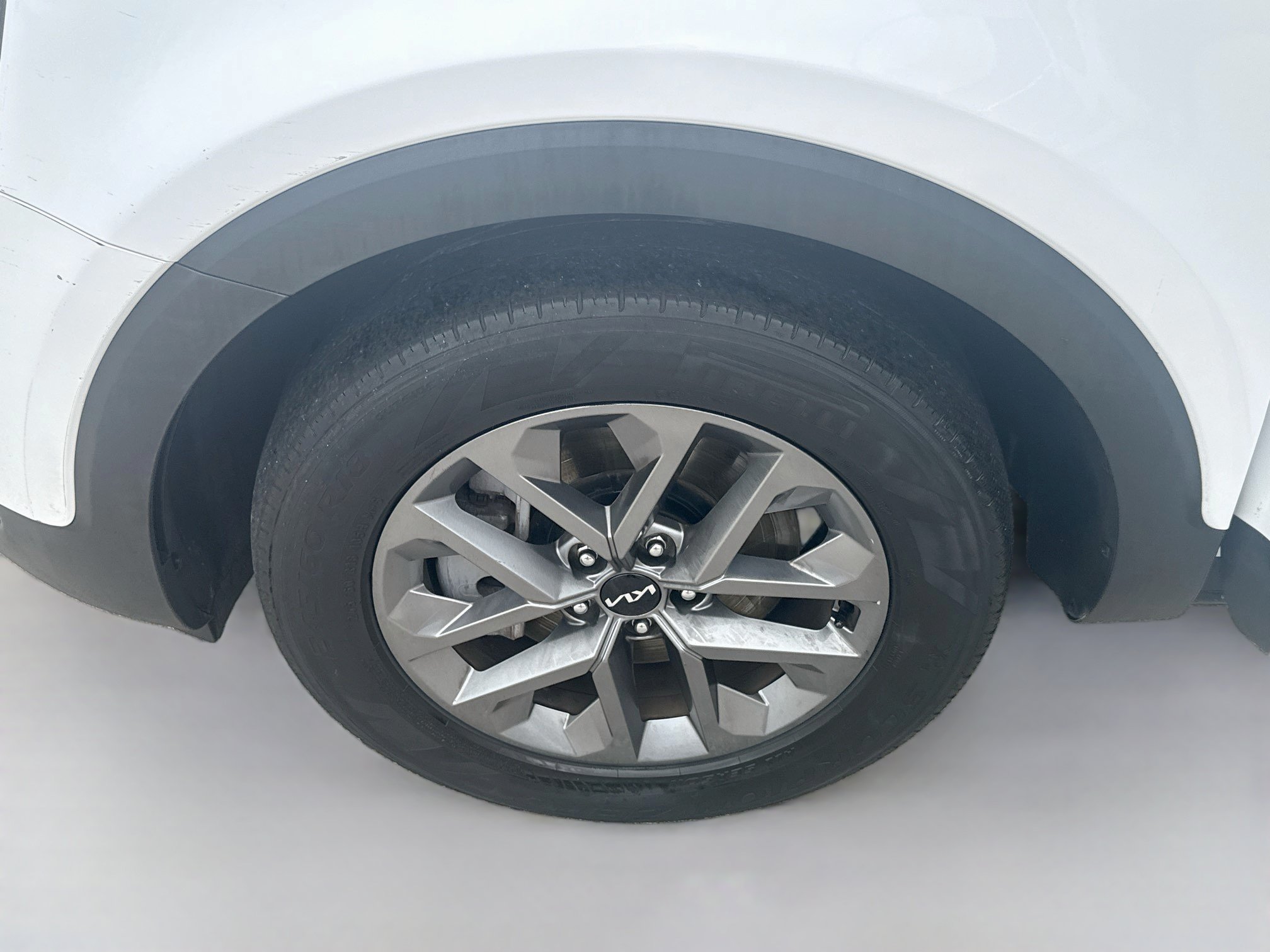 Used 2024 Kia Telluride LX FWD image 34