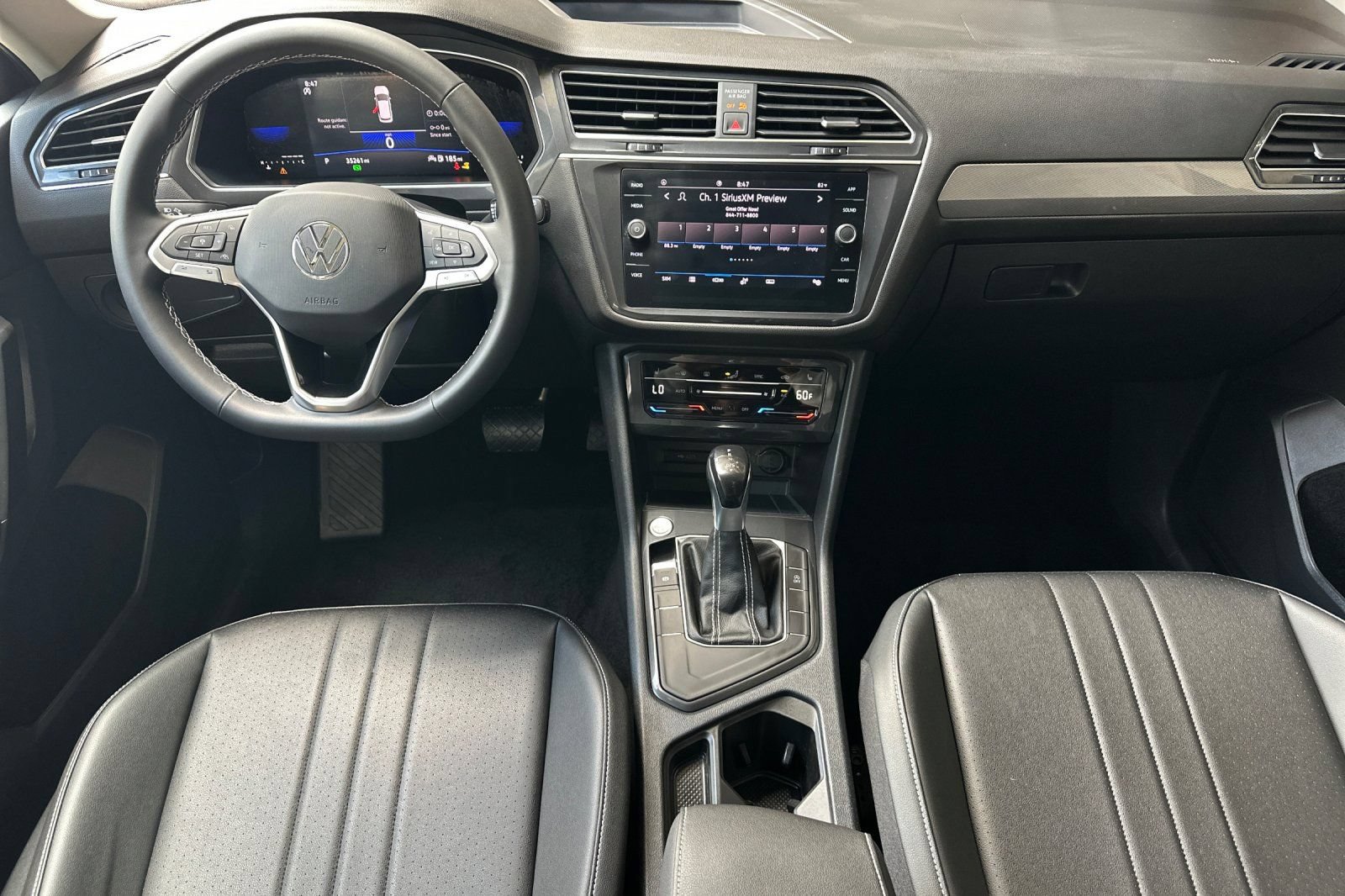 Used 2023 Volkswagen Tiguan SE w/ Panoramic Sunroof Package FWD image 14