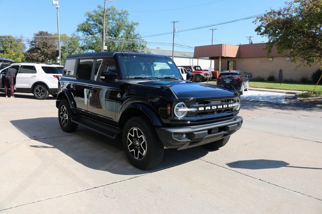 New 2025 Ford Bronco Outer Banks image 9