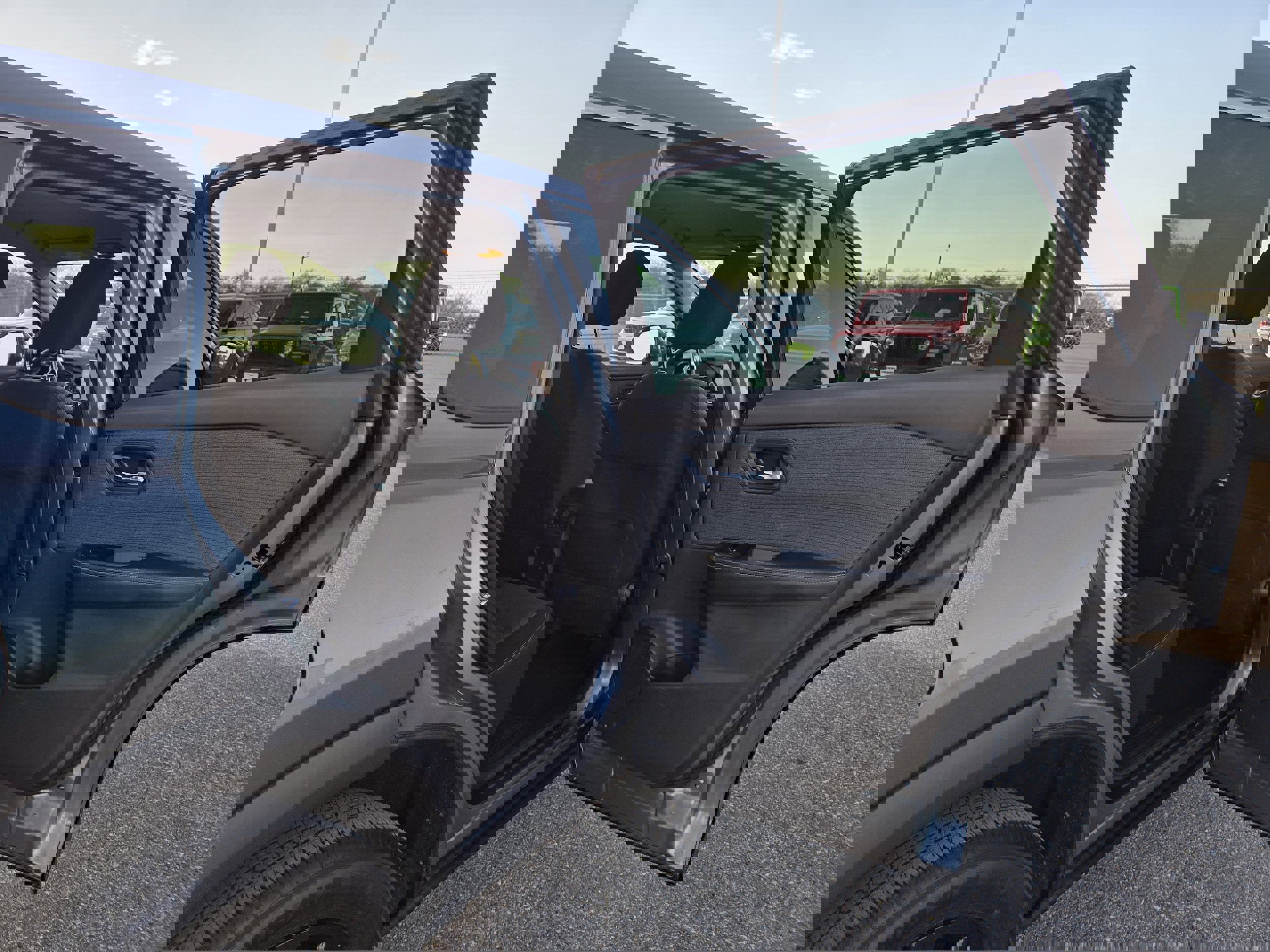 Used 2022 Nissan Rogue SV image 15