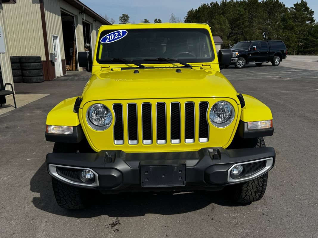Used 2023 Jeep Wrangler Unlimited Sahara AWD/4WD image 8