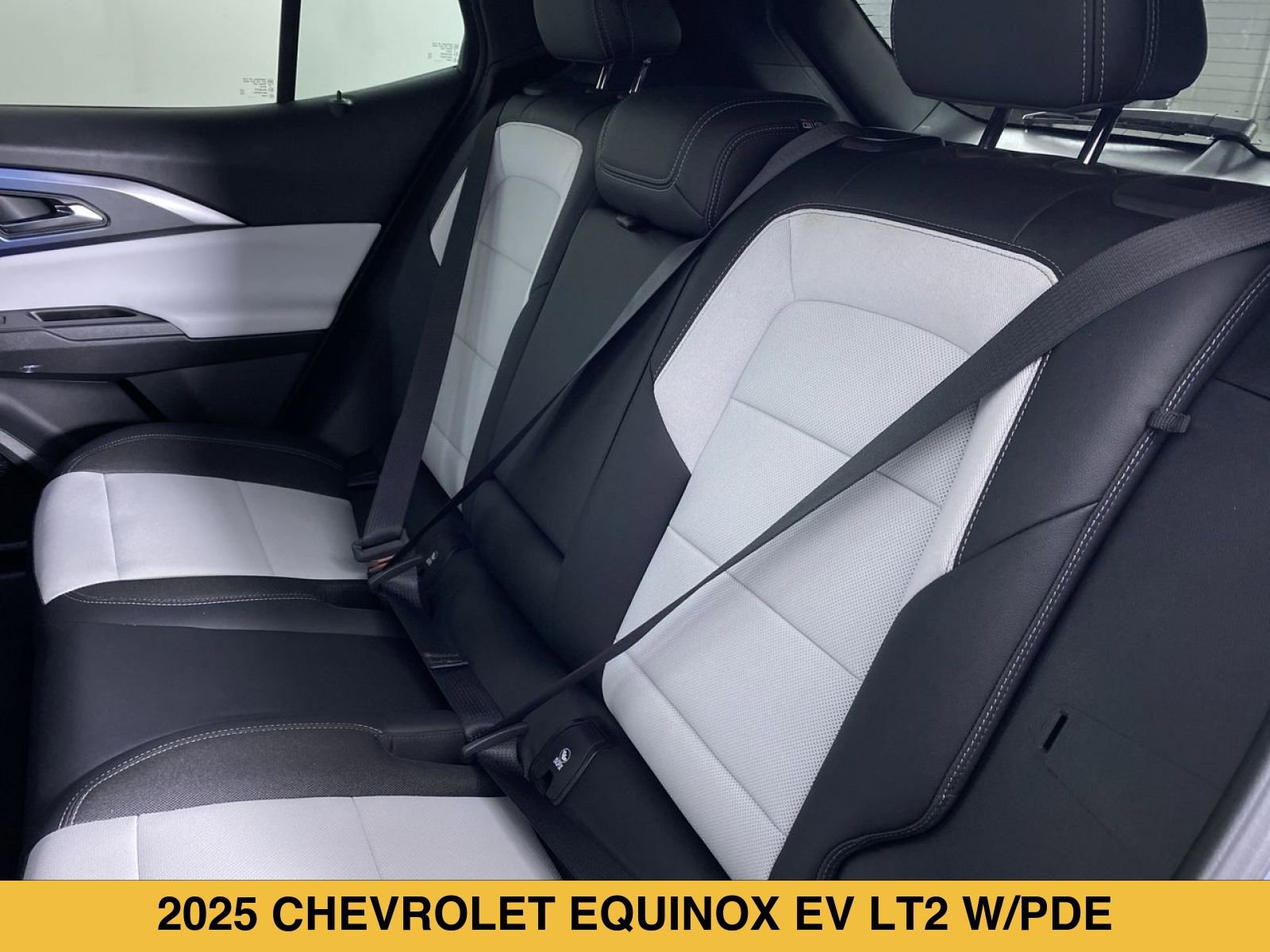 Certified 2025 Chevrolet Equinox EV LT FWD image 12