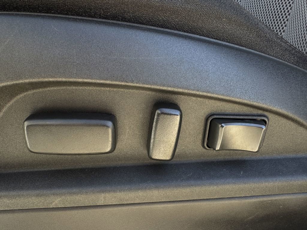 Used 2015 Chevrolet Equinox LT w/ Chrome Appearance Package image 25