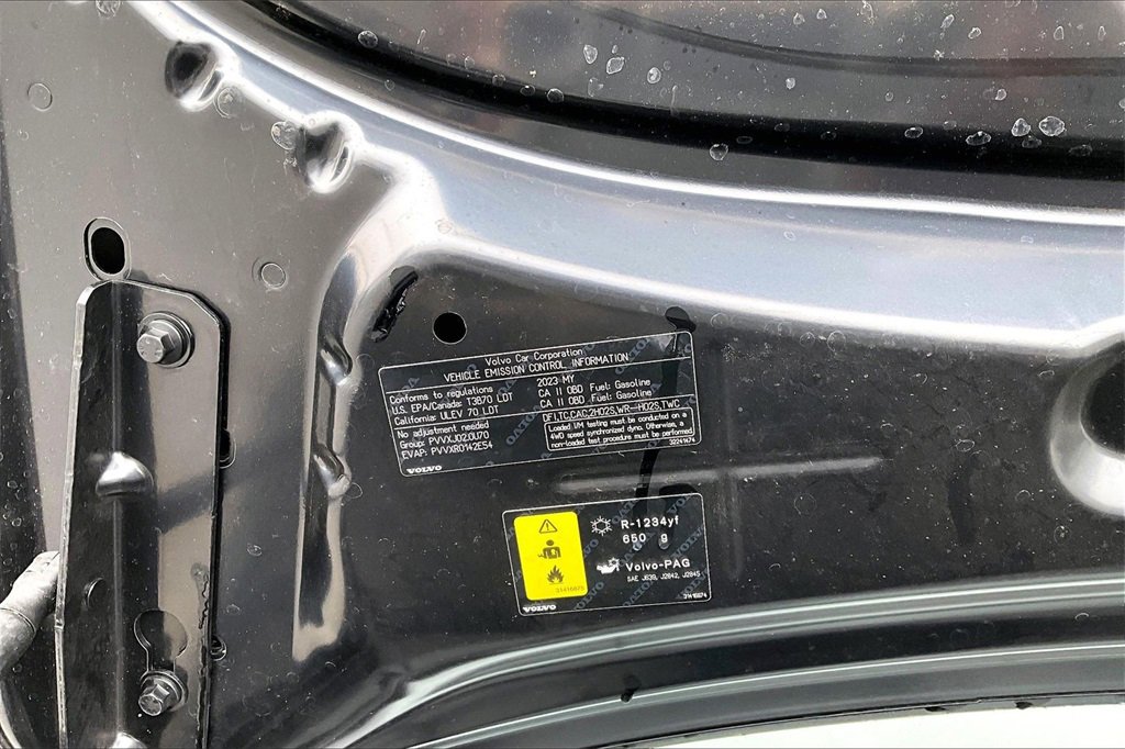 Used 2023 Volvo XC60 B5 Plus w/ Climate Package image 31