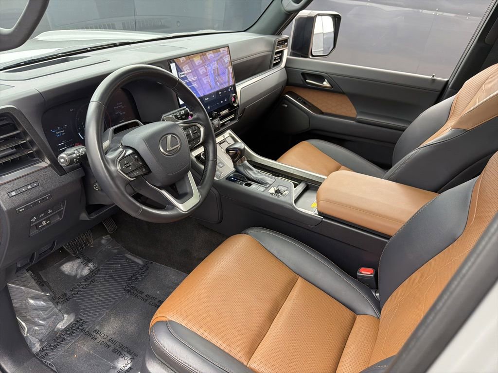 Used 2024 Lexus GX 550 w/ Accessory Package (2T) AWD/4WD image 11
