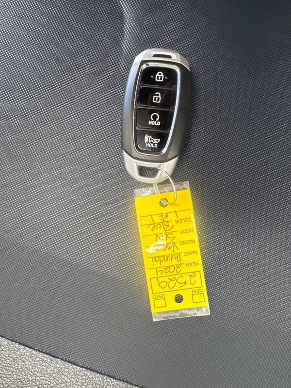 Used 2024 Hyundai Venue Limited FWD image 40