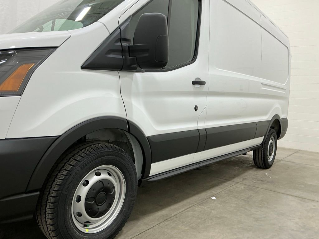 New 2026 Ford Transit 250 148 Medium Roof RWD image 9