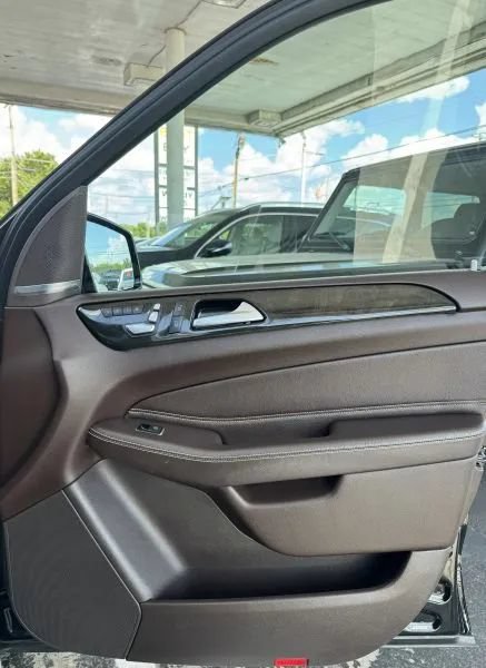 Used 2018 Mercedes-Benz GLS 450 4MATIC w/ Premium Package image 23