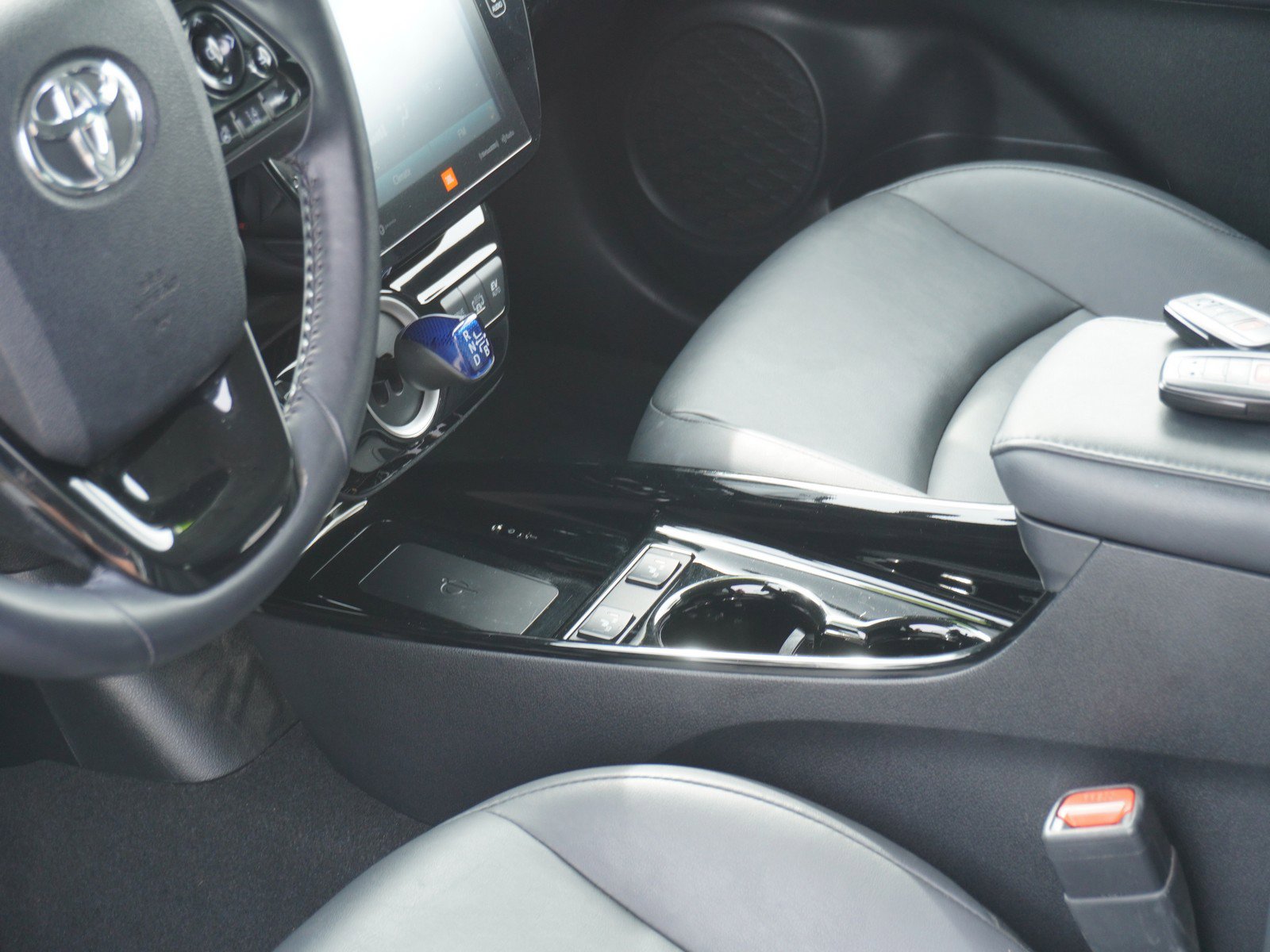 Used 2021 Toyota Prius Prime Limited w/ Carpet Mat Package (TMS) image 22