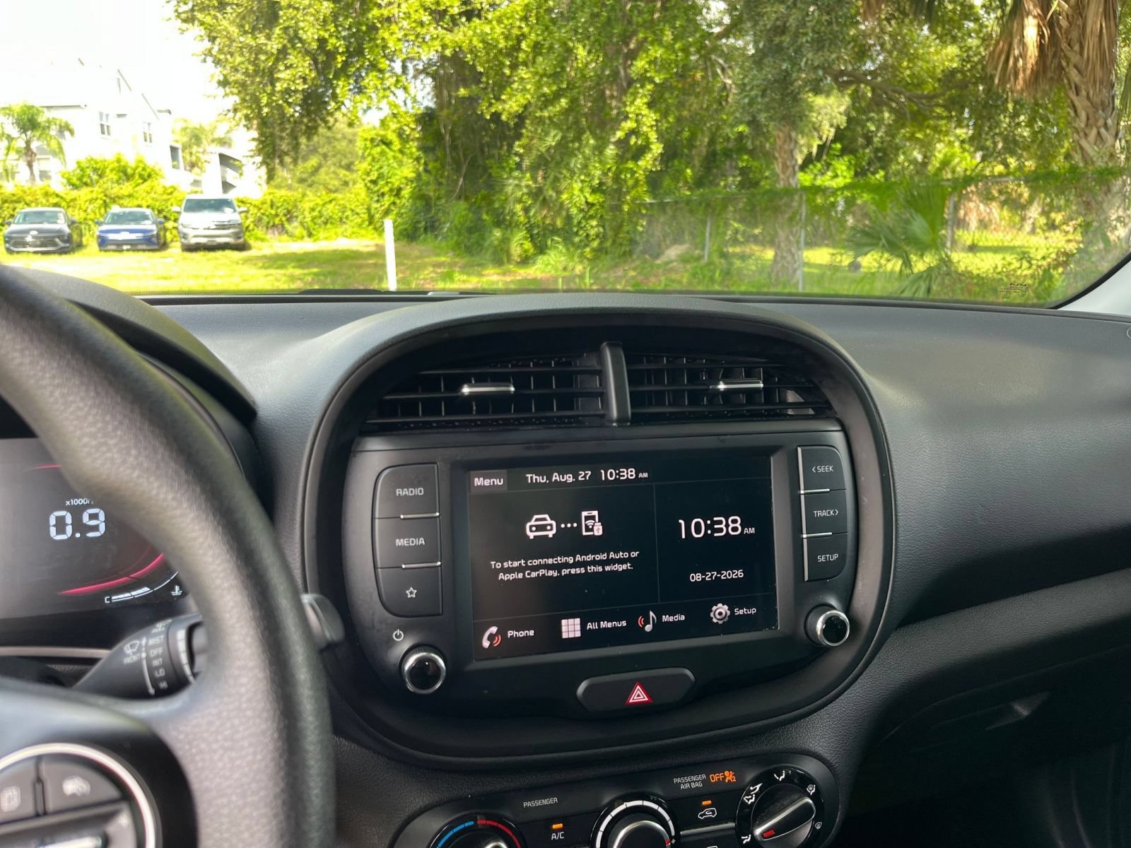 Used 2025 Kia Soul LX w/ LX Technology Package FWD image 16