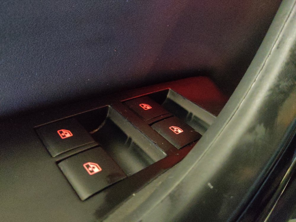 Used 2018 Buick Cascada Premium image 27