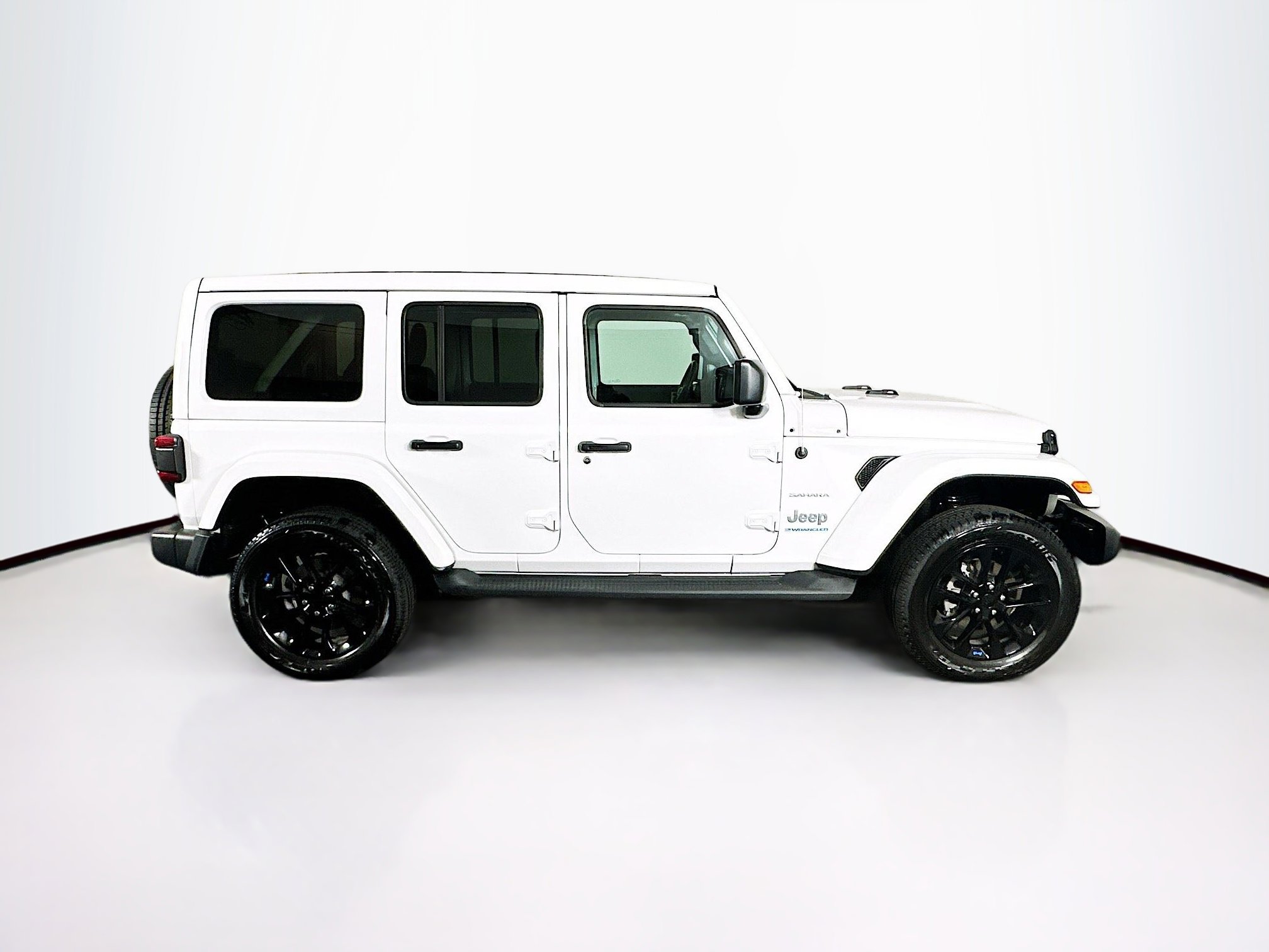 Used 2023 Jeep Wrangler Sahara w/ Cold Weather Group image 10