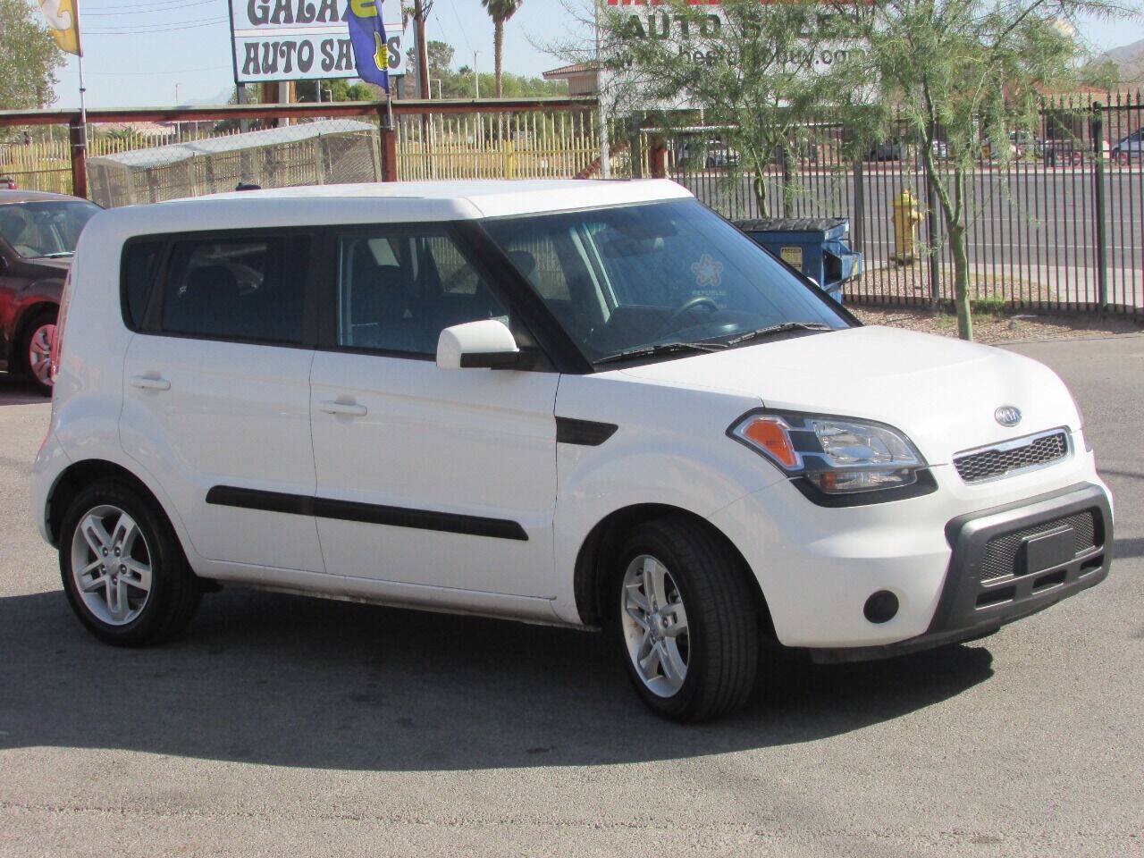 Used 2011 Kia Soul + w/ Audio Pkg FWD image 2