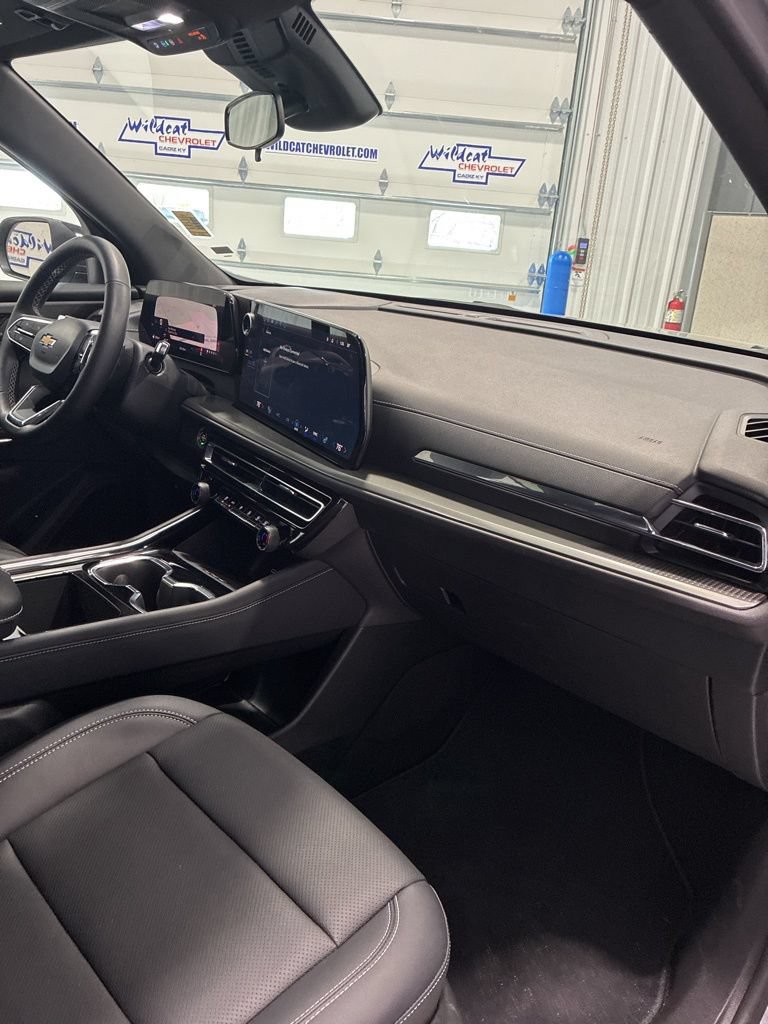 Used 2026 Chevrolet Traverse LT AWD/4WD image 40