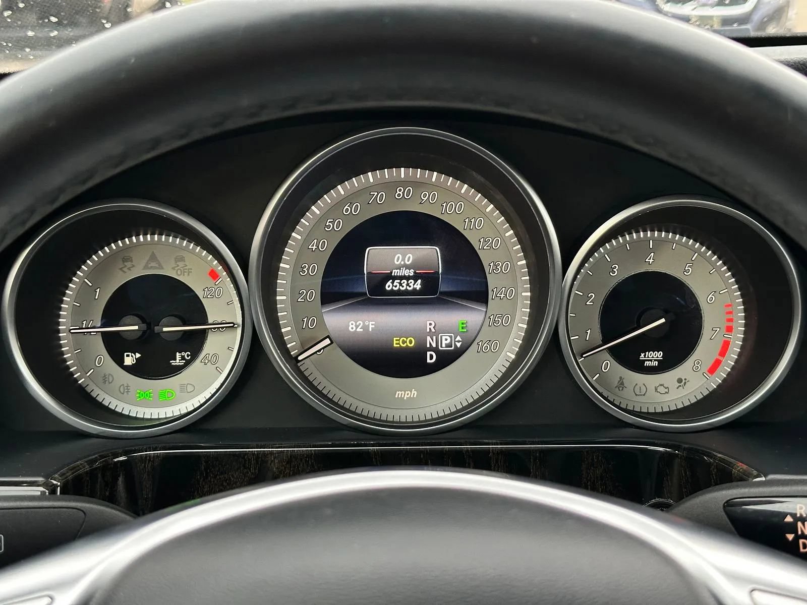 Used 2014 Mercedes-Benz E 550 4MATIC Sedan image 11