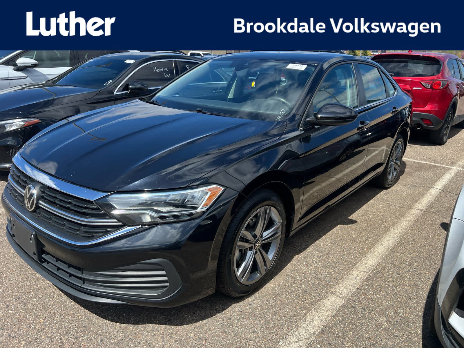 Used 2024 Volkswagen Jetta SE FWD image 1