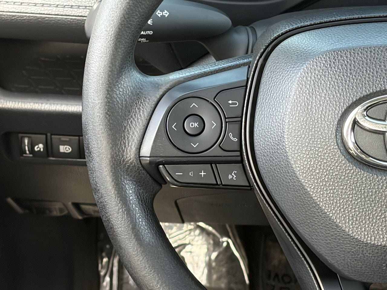 Used 2023 Toyota RAV4 XLE AWD/4WD image 19