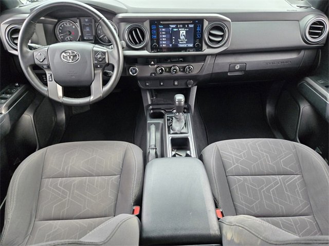 Used 2017 Toyota Tacoma TRD Sport image 11