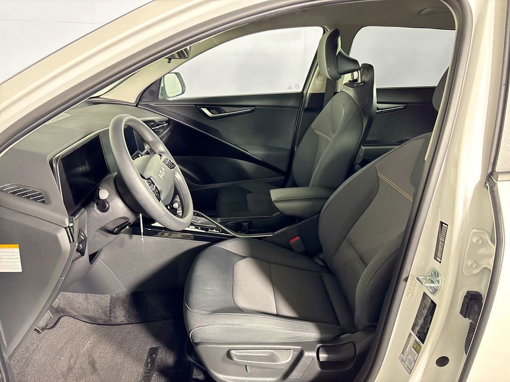 Certified 2023 Kia Niro LX image 12