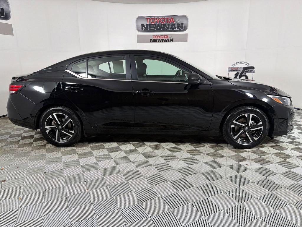 Used 2024 Nissan Sentra SV FWD image 2