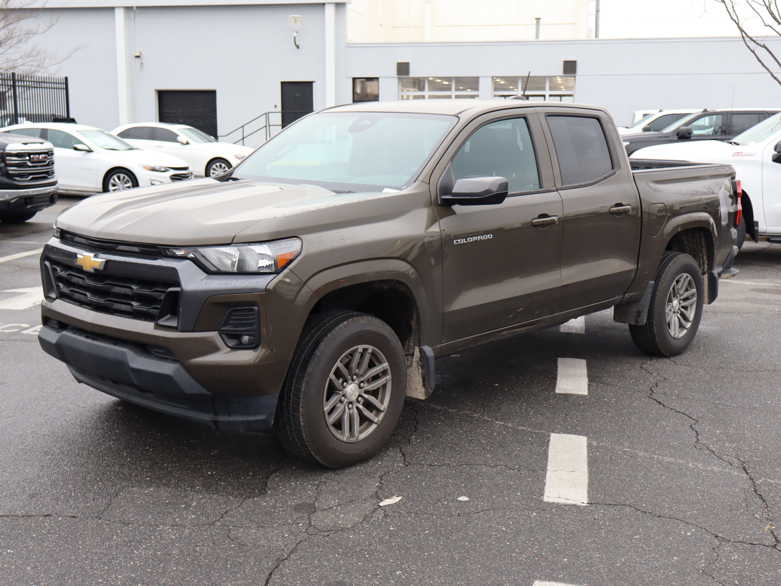 Used 2023 Chevrolet Colorado LT w/ LT Convenience Package image 5