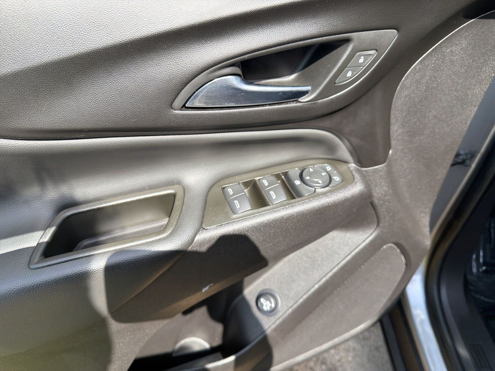 Used 2024 Chevrolet Equinox LT AWD/4WD image 15