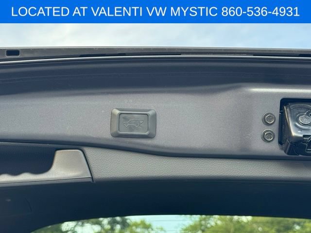 Used 2020 Toyota RAV4 Limited AWD/4WD image 21