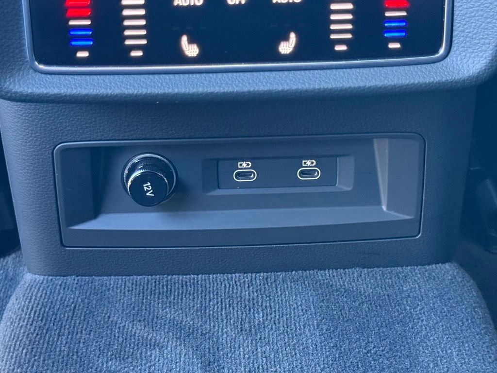 Used 2024 Audi RS Q8 w/ Black Optic Package image 83