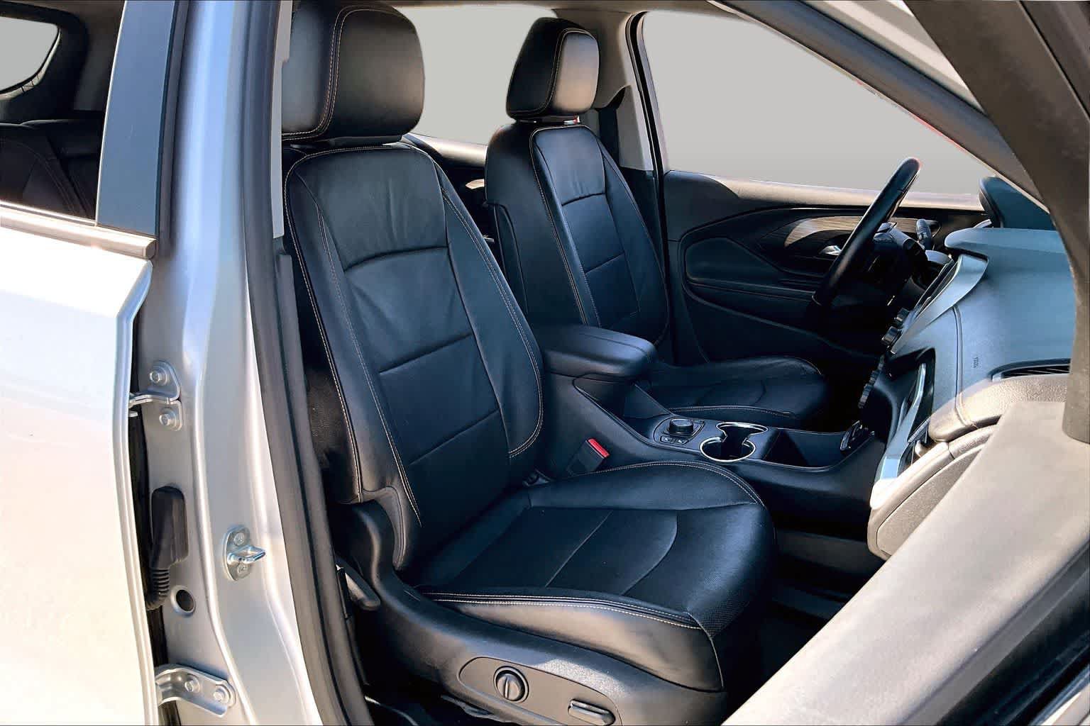 Used 2020 GMC Terrain SLT w/ Preferred Package AWD/4WD image 9
