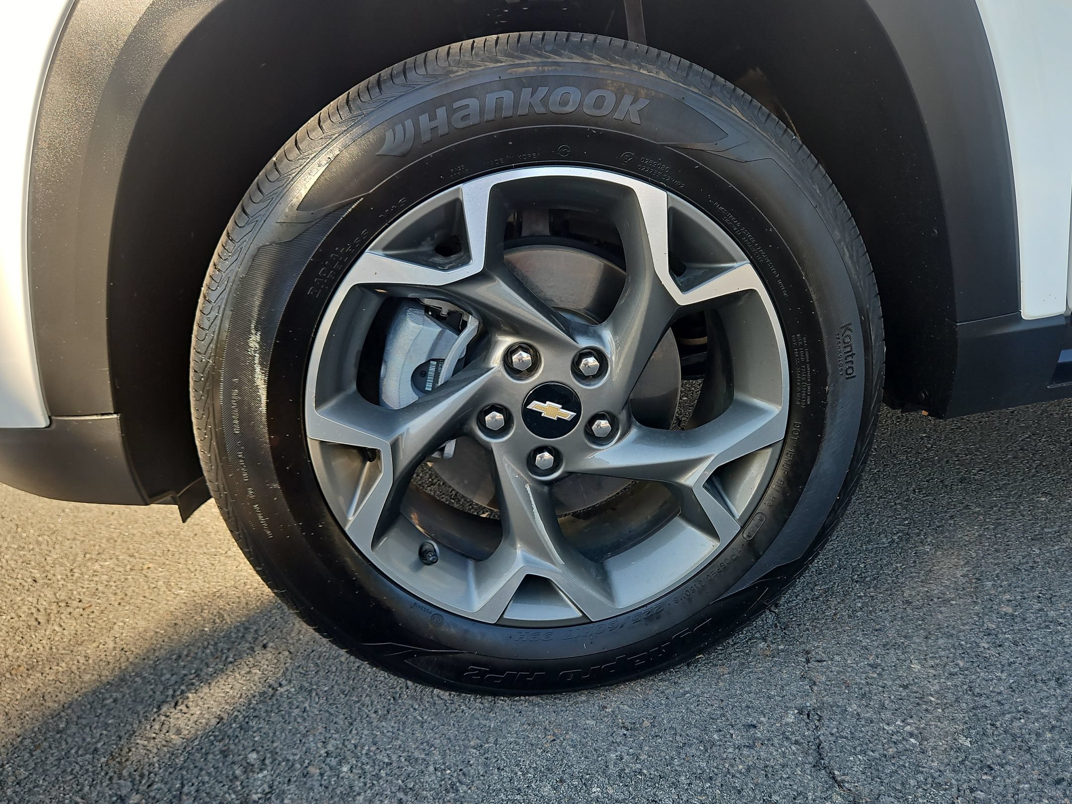 Used 2025 Chevrolet Trax LT FWD image 17