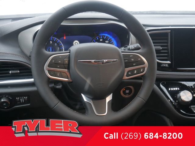New 2026 Chrysler Pacifica Pinnacle w/ Trailer Tow Group AWD/4WD image 43