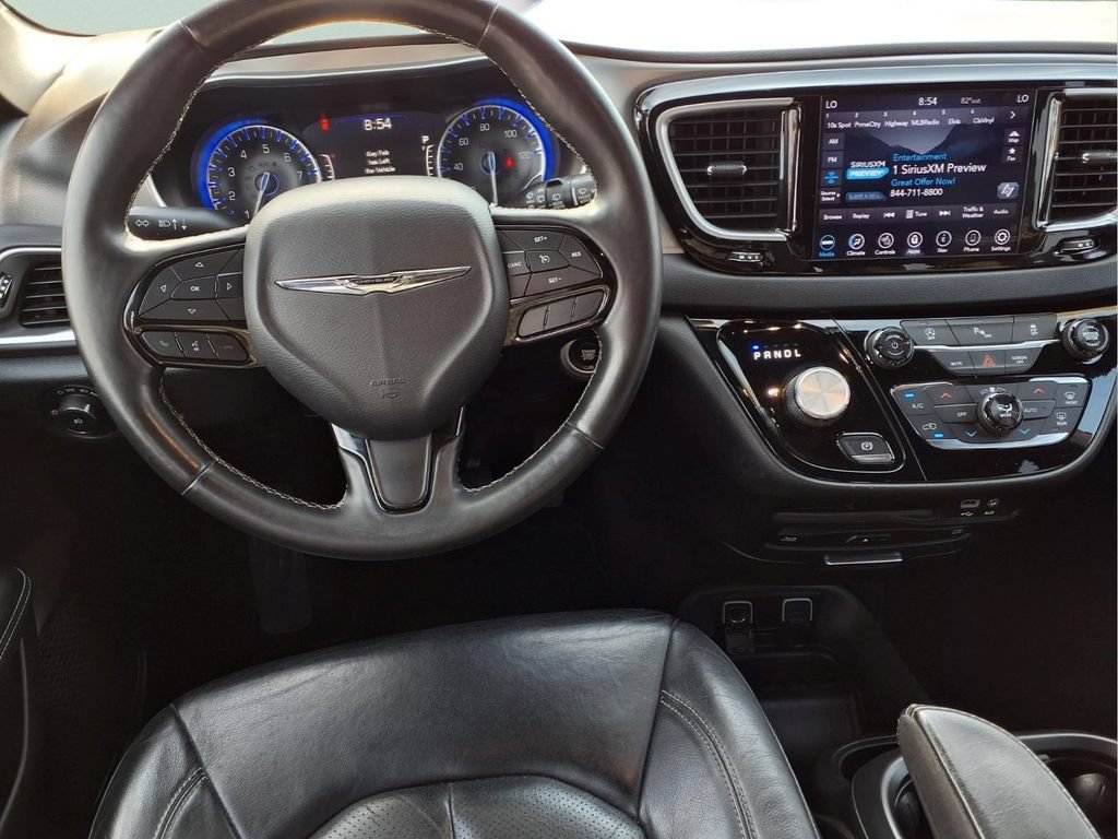 Used 2018 Chrysler Pacifica Touring-L Plus w/ S Appearance Package FWD image 13