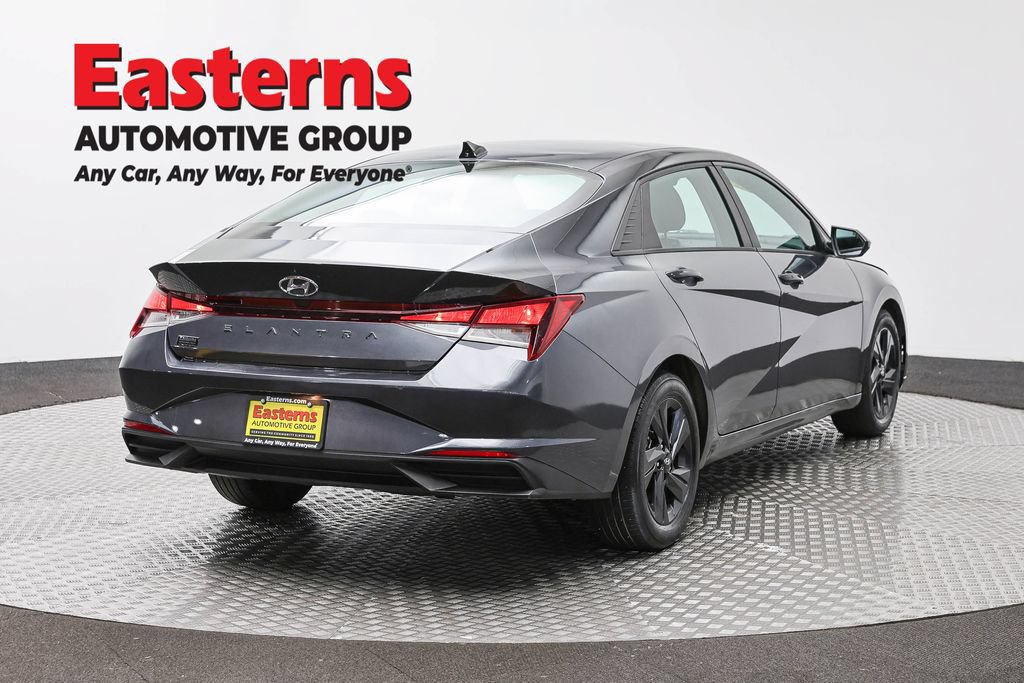 Used 2021 Hyundai Elantra SEL FWD image 5