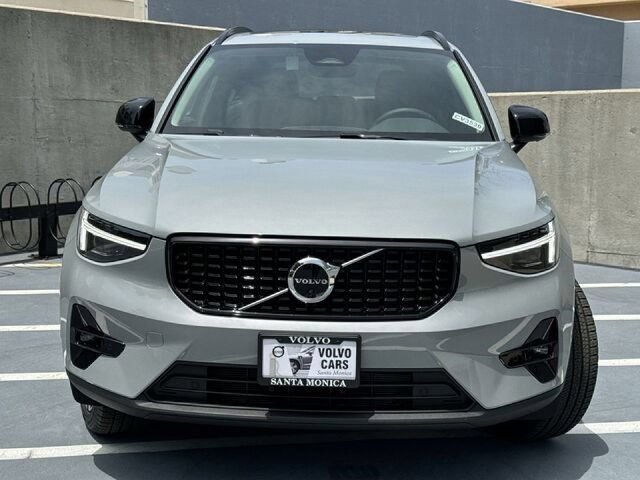 New 2024 Volvo XC40 B5 Plus w/ Climate Package AWD/4WD image 2