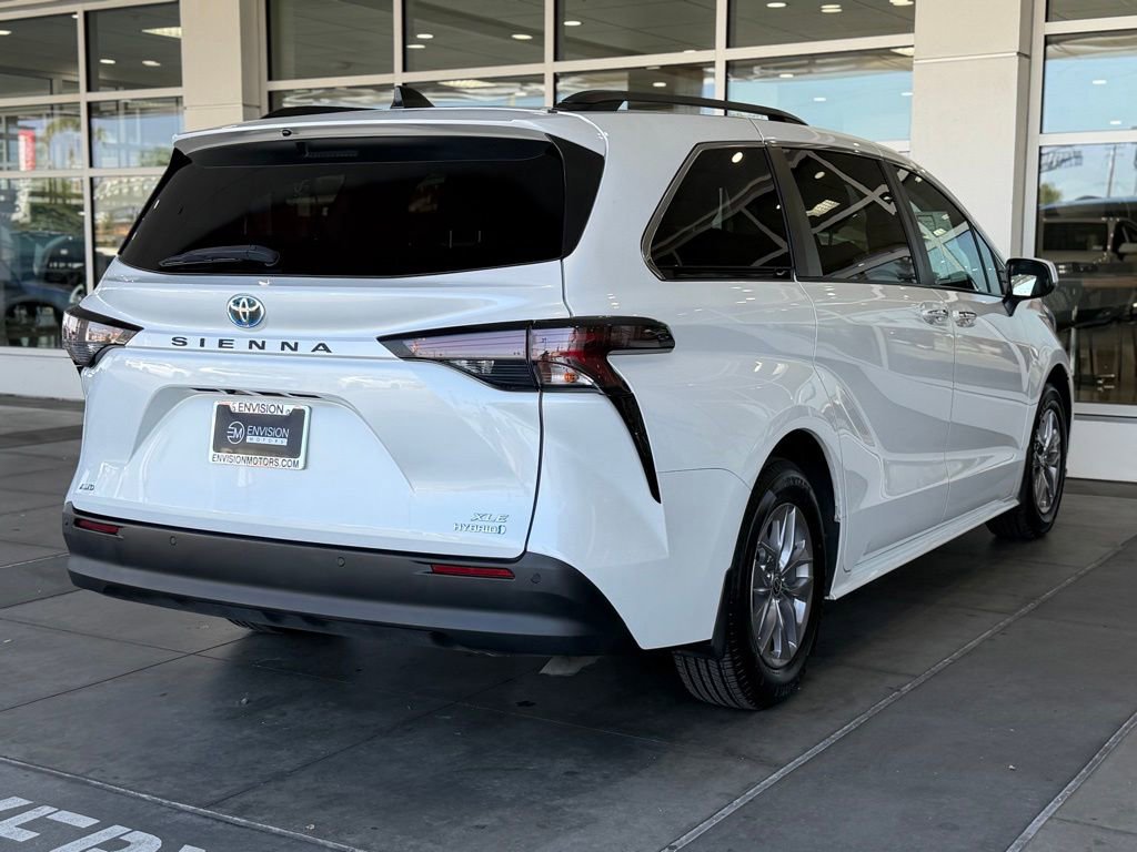 Certified 2023 Toyota Sienna XLE AWD/4WD image 14