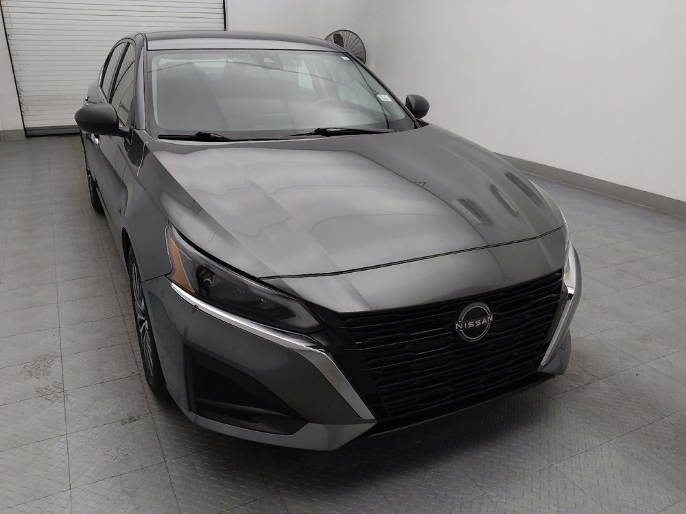 Used 2024 Nissan Altima 2.5 SV image 14