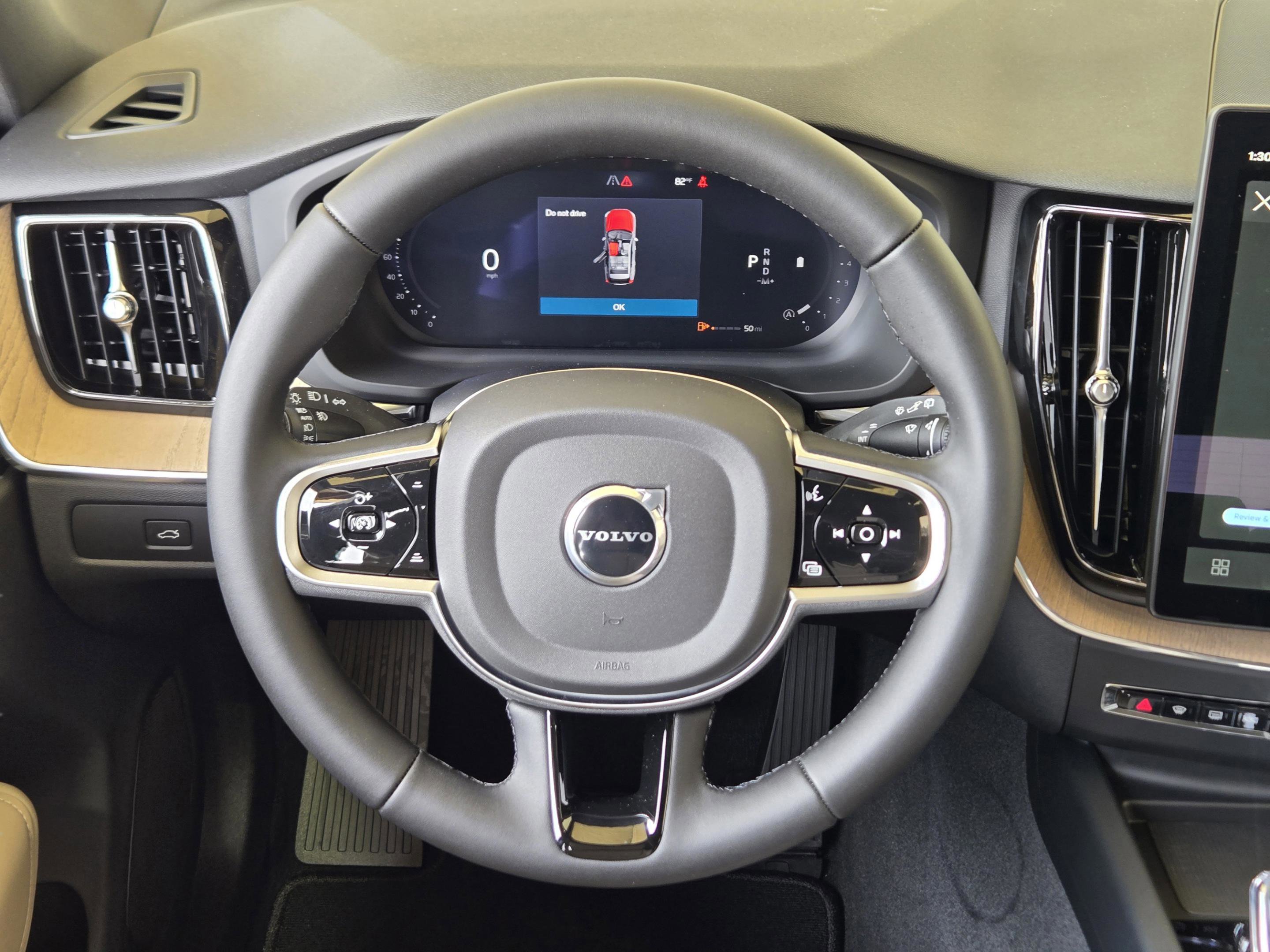 New 2026 Volvo XC60 B5 Plus w/ Protection Package Premier image 24