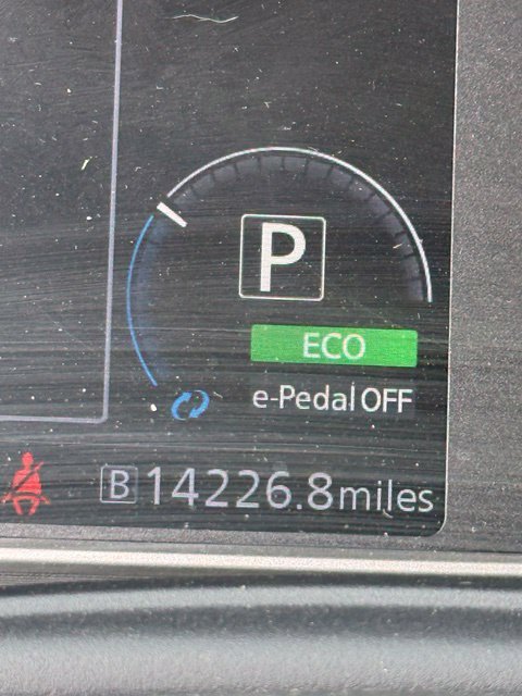 Used 2025 Nissan Leaf S FWD image 1