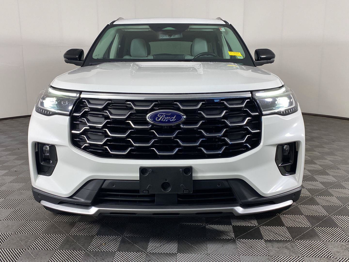 Used 2025 Ford Explorer Platinum w/ Ultimate Package AWD/4WD image 13