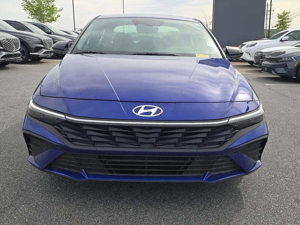 Certified 2025 Hyundai Elantra Sport image 8