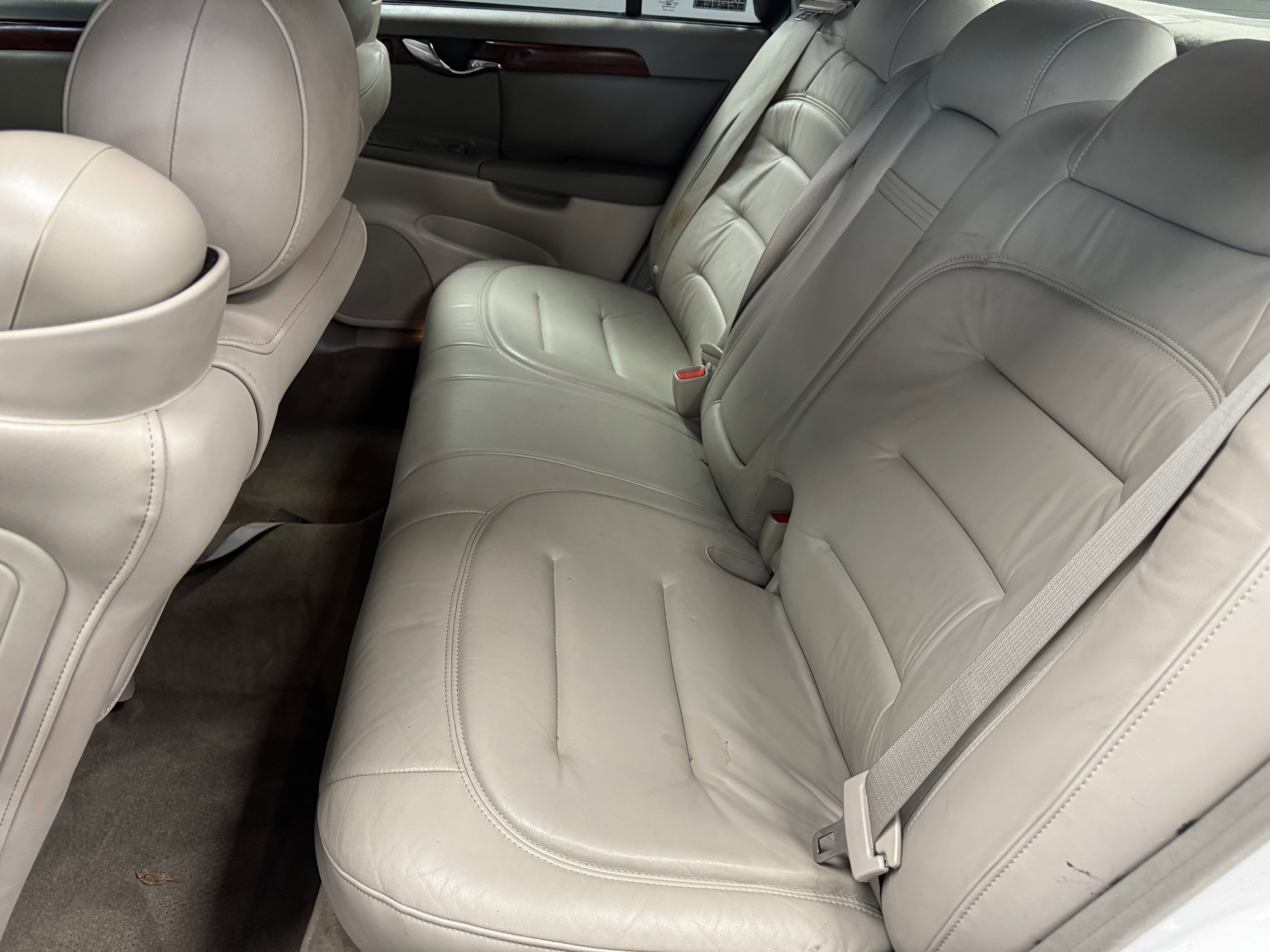 Used 2014 Ford Focus Titanium FWD image 11