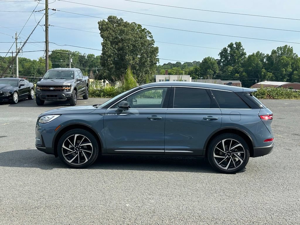 Used 2025 Lincoln Corsair Reserve FWD image 3