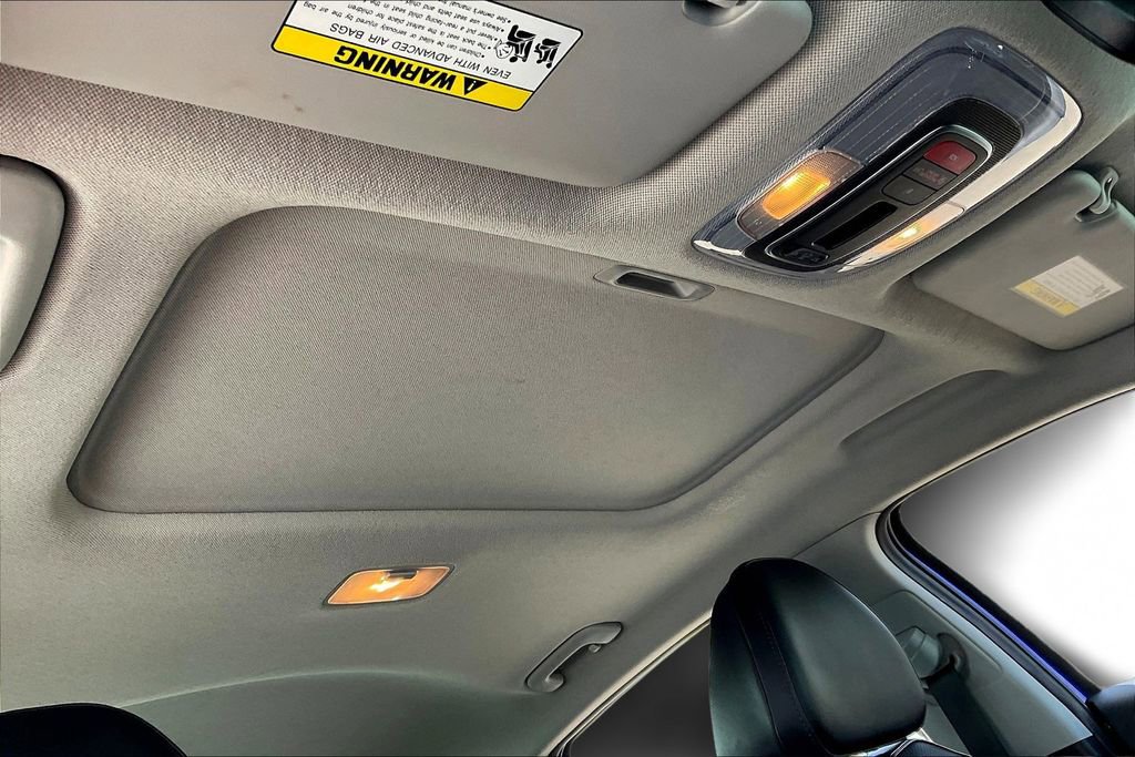 Used 2024 Hyundai Elantra Limited image 28