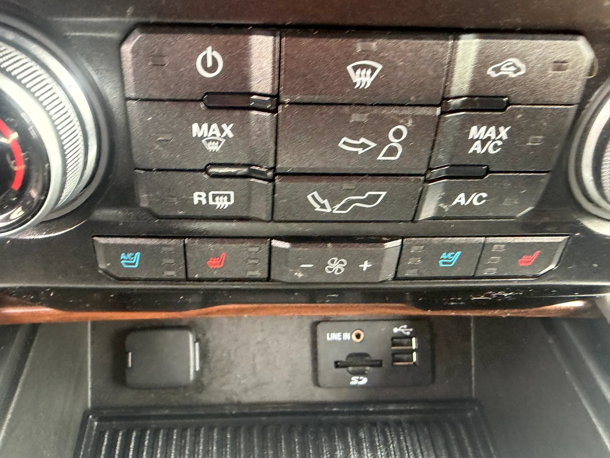 Used 2015 Ford F150 Lariat w/ Equipment Group 501A Mid AWD/4WD image 22