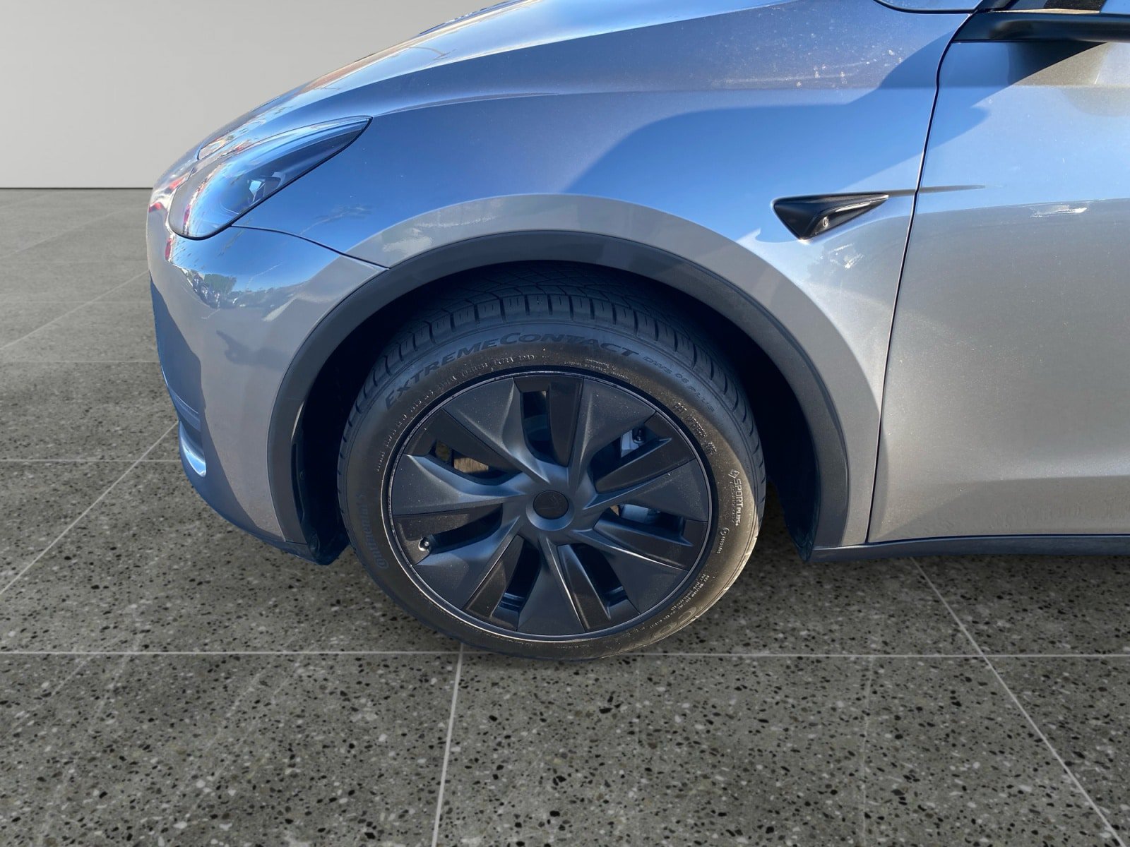 Used 2024 Tesla Model Y Long Range AWD/4WD image 14